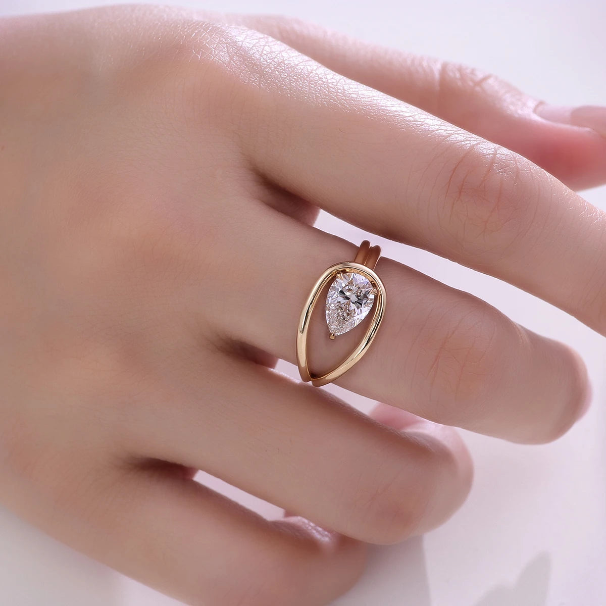 Provence real 18K Yellow Gold Pear diamond ring