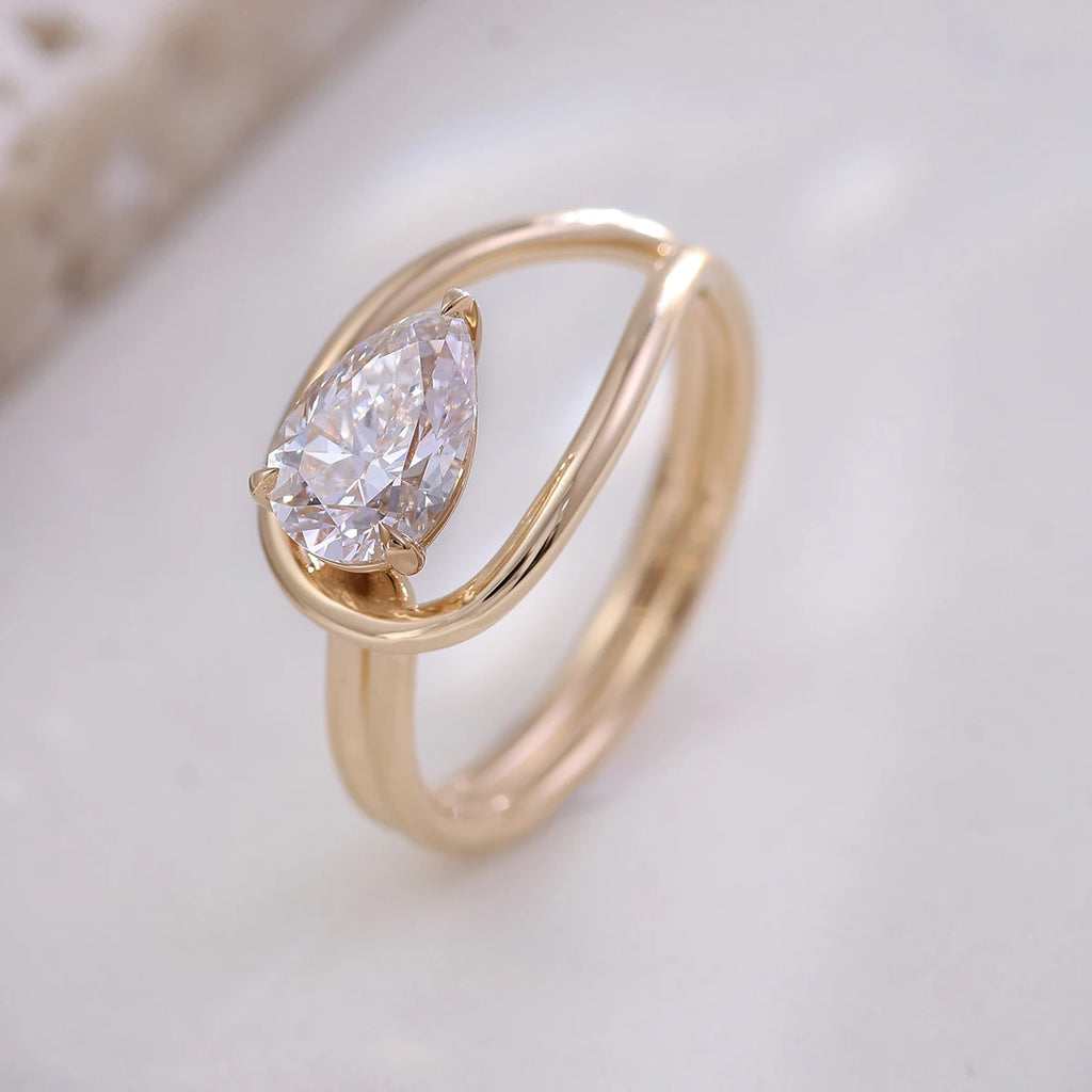 Provence real 18K Yellow Gold Pear diamond ring