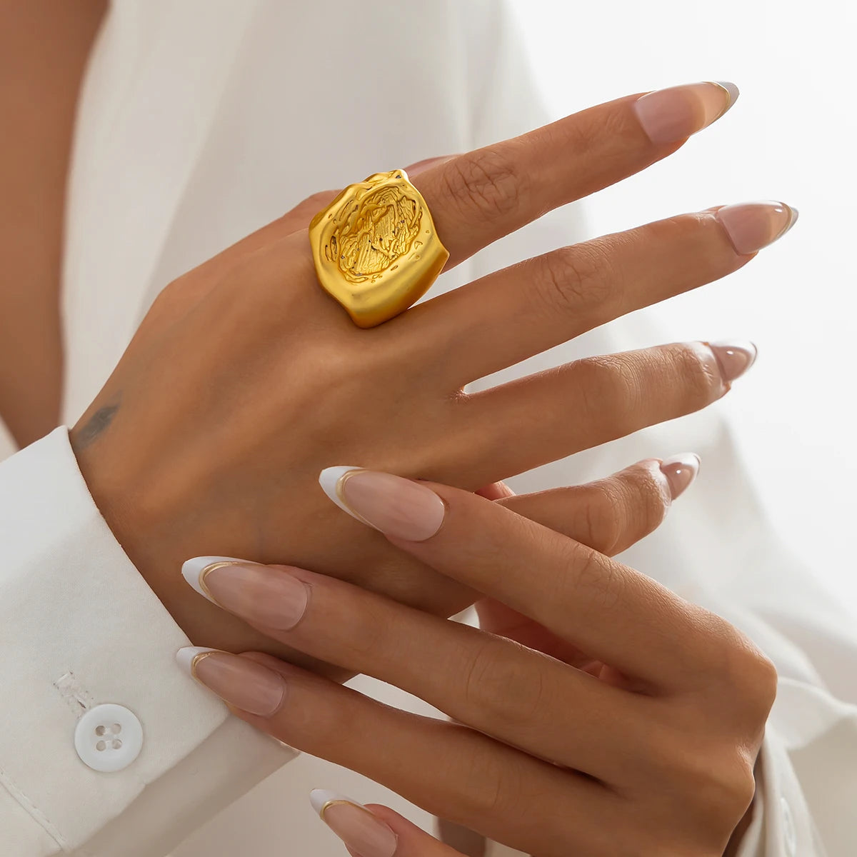 Lacteo Gothic Irregular Gold Color Chunky Thick Rings for Women Vintage Flower Shaped Opening Rings Daily Aesthetic Jewelry Gift